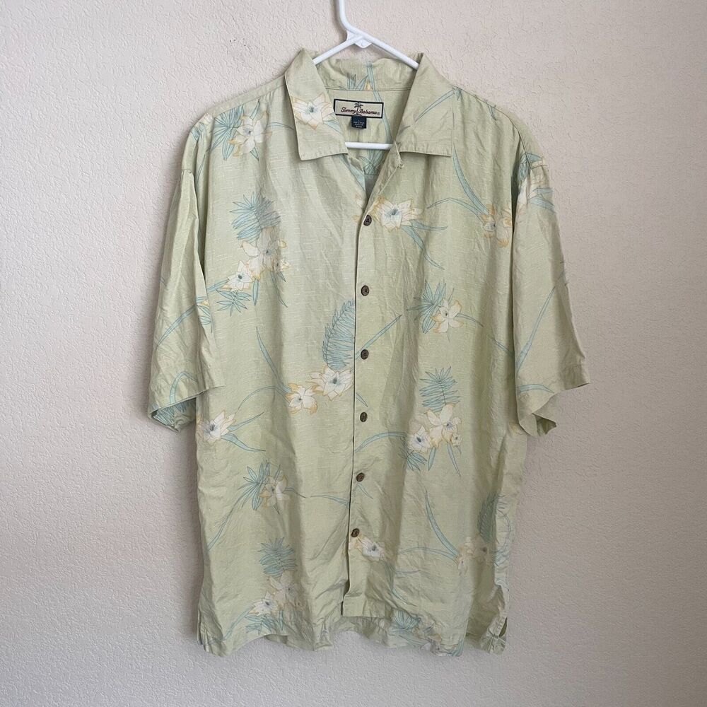 Tommy Bahama Men’s Floral Button Up Shirt Large Hawaiian Summer